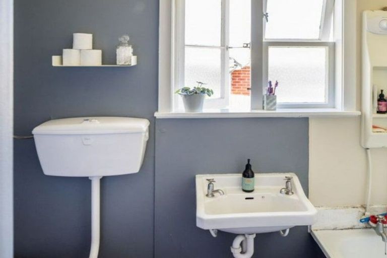 Photo of property in 83 Sunshine Avenue, Karori, Wellington, 6012