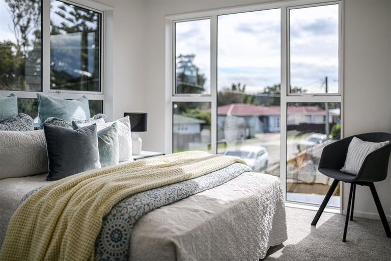 Photo of property in 3d Kingdale Road, Henderson, Auckland, 0610
