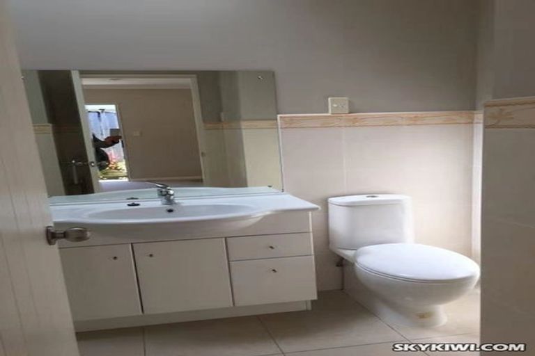 Photo of property in 35 Helvetia Drive, Browns Bay, Auckland, 0630