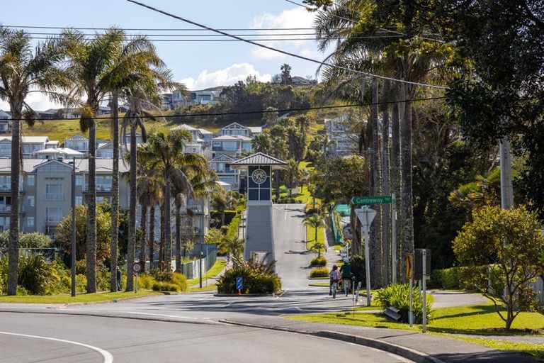 Photo of property in 76 Landmark Terrace, Orewa, 0931