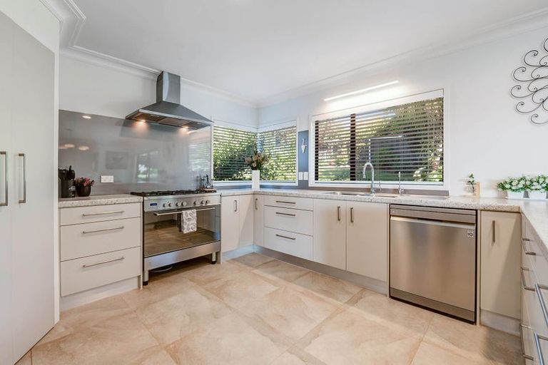 Photo of property in 19 Kahurangi Place, Snells Beach, 0920