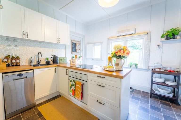 Photo of property in 6 Ure Street, South Hill, Oamaru, 9400