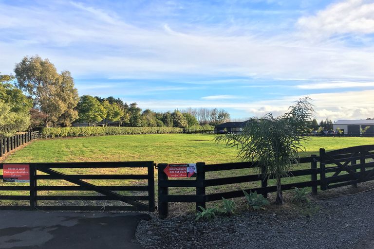 Photo of property in 2b Masters Road, Waiuku, 2681