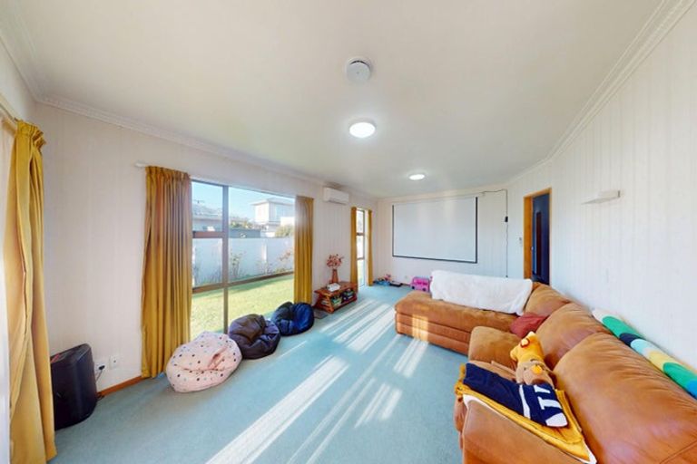 Photo of property in 70 Exeter Crescent, Springvale, Whanganui, 4501