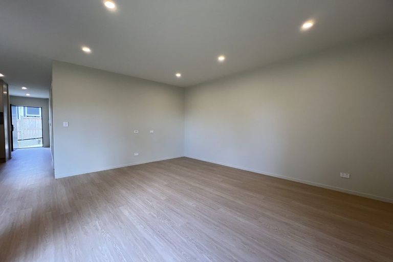 Photo of property in 46c Tiroroa Avenue, Te Atatu South, Auckland, 0610