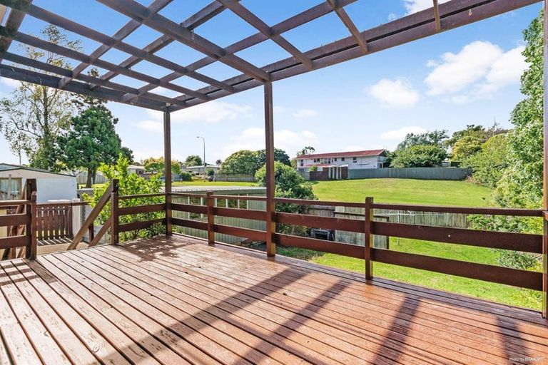 Photo of property in 4 Ennis Avenue, Pakuranga Heights, Auckland, 2010