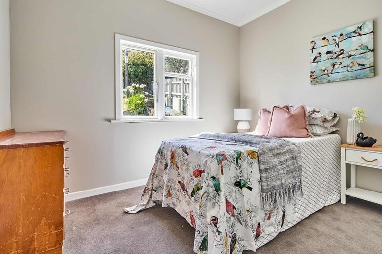 Photo of property in 28 Chesterton Street, Johnsonville, Wellington, 6037