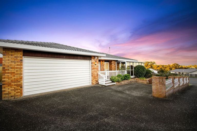 Photo of property in 2/86 Don Buck Road, Massey, Auckland, 0614