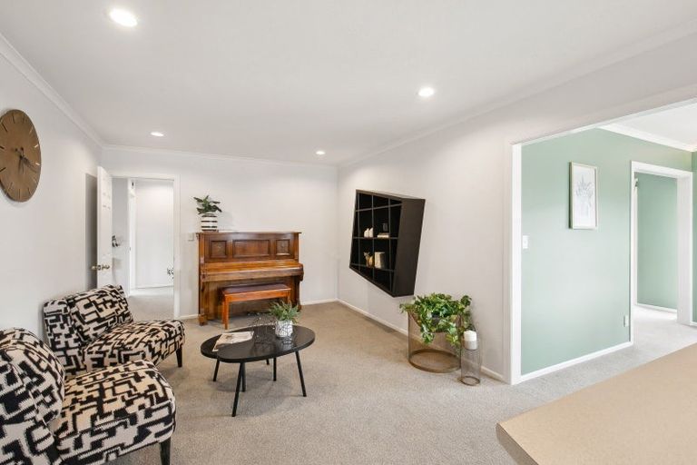 Photo of property in 116 Woodman Drive, Tawa, Wellington, 5028