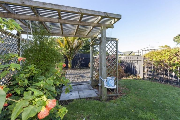 Photo of property in 13 Rangiatea Street, Paraparaumu Beach, Paraparaumu, 5032