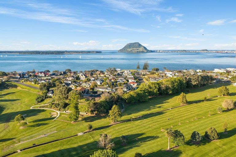 Photo of property in 22 Crescent Road, Otumoetai, Tauranga, 3110