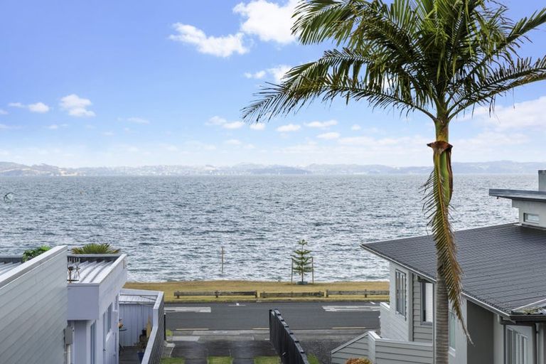 Photo of property in 49a The Esplanade, Eastern Beach, Auckland, 2012