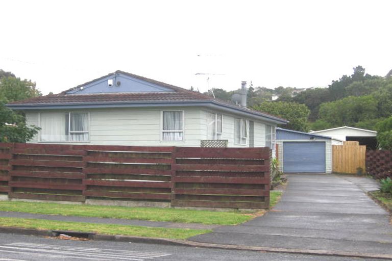 Photo of property in 34 Ellice Road, Totara Vale, Auckland, 0629