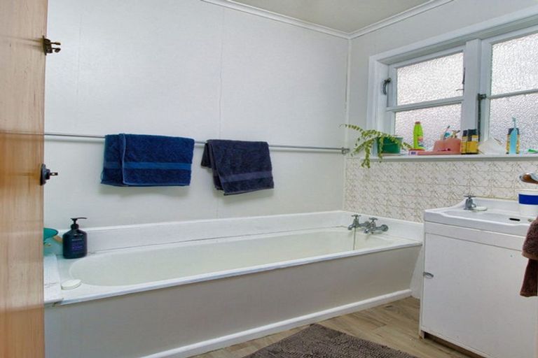 Photo of property in 54 Geddis Avenue, Maraenui, Napier, 4110