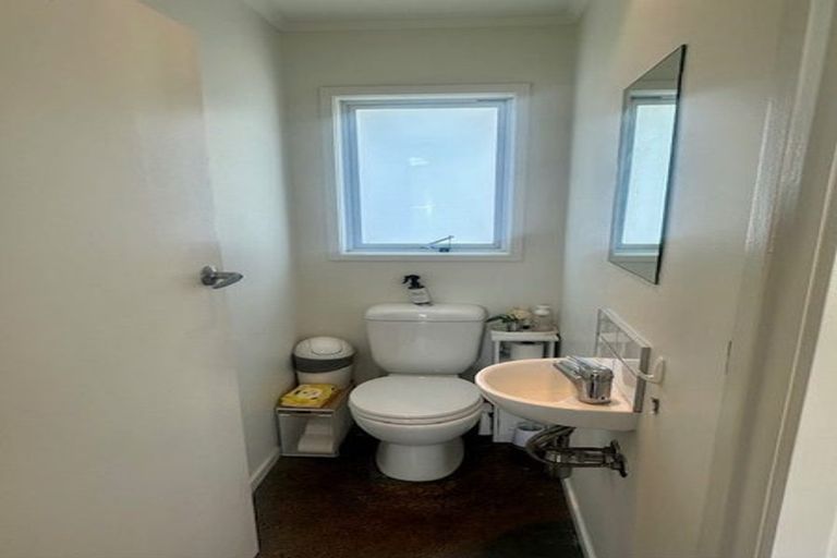 Photo of property in 4/133 Shakespeare Road, Milford, Auckland, 0620