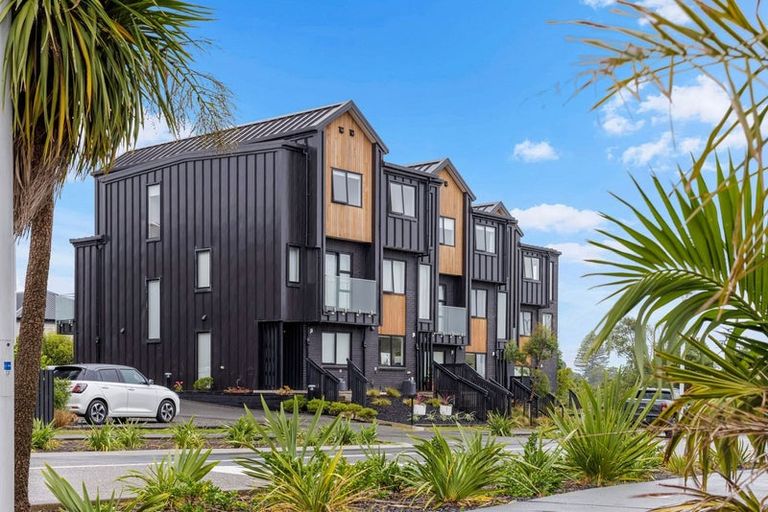 Photo of property in 5 Longshore Drive, Long Bay, Auckland, 0630