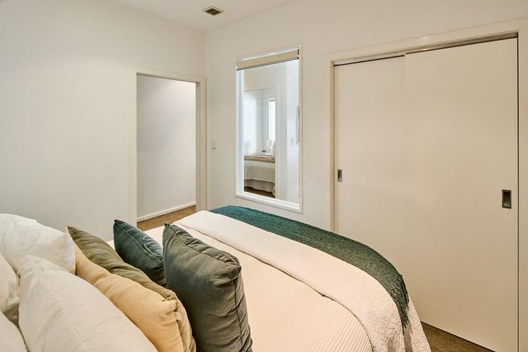 Photo of property in Las Olas De Cuba, 2/35 Torrens Terrace, Mount Cook, Wellington, 6011