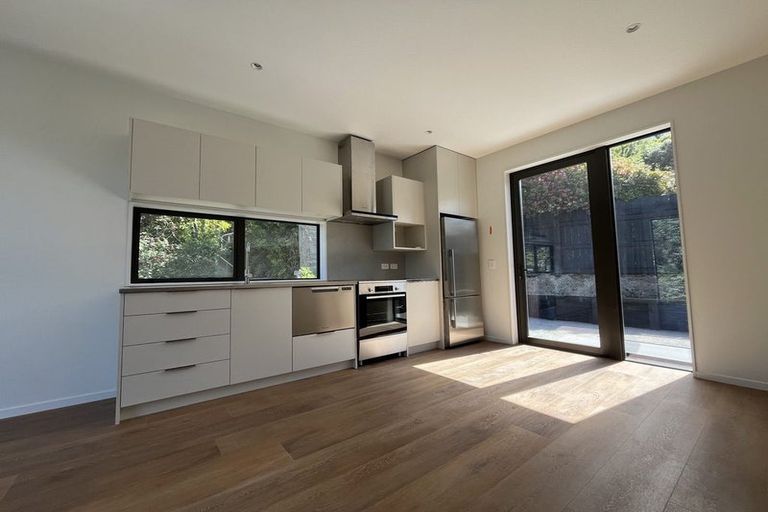 Photo of property in 1 Tanera Crescent, Brooklyn, Wellington, 6021