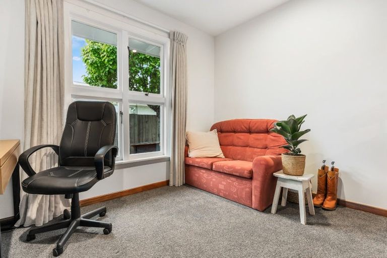 Photo of property in 8 Roslyn Avenue, Mairehau, Christchurch, 8052