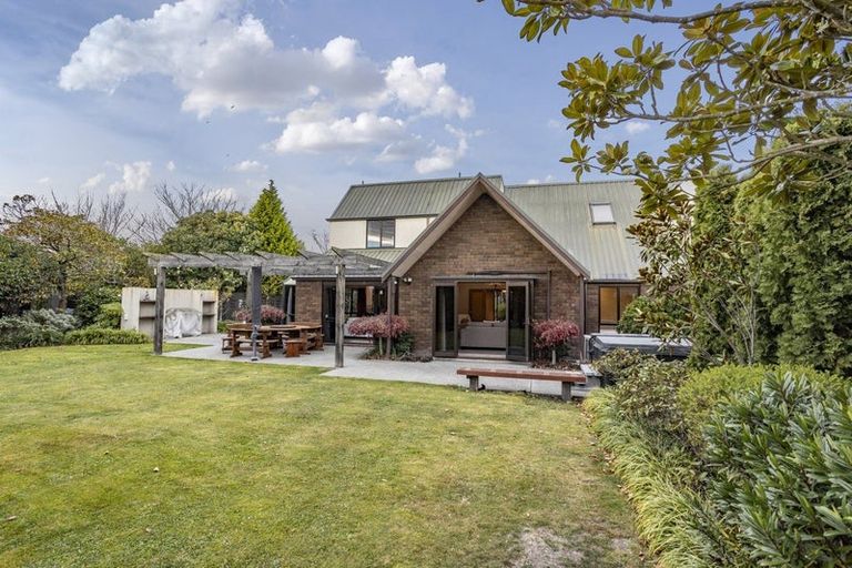 Photo of property in 5 Abbotts Place, Avonhead, Christchurch, 8042