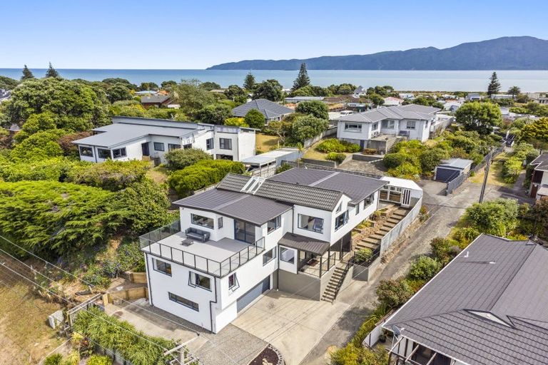 Photo of property in 55a Golf Road, Paraparaumu Beach, Paraparaumu, 5032