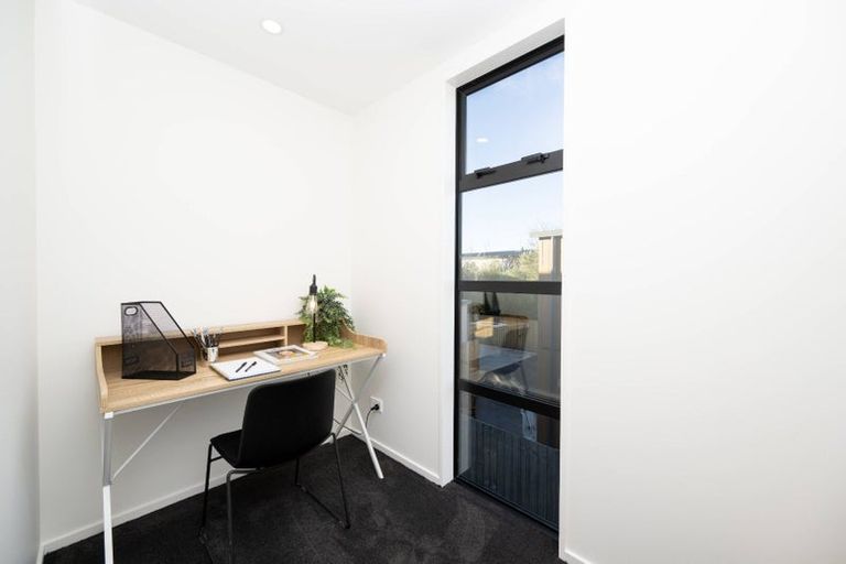 Photo of property in 2/35 Gracefield Avenue, Christchurch Central, Christchurch, 8013