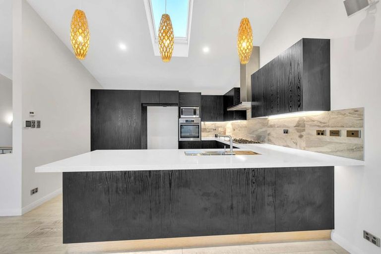 Photo of property in 6 Dunkeld Lane, Redcliffs, Christchurch, 8081