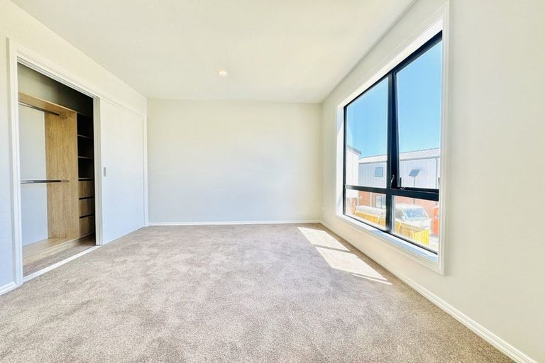 Photo of property in 5/287 Massey Road, Mangere East, Auckland, 2024