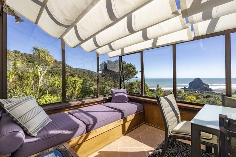 Photo of property in 113 Seaview Road, Piha, New Lynn, 0772