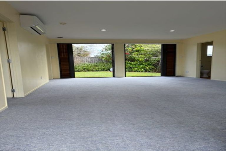 Photo of property in 34a Bronzewing Terrace, Unsworth Heights, Auckland, 0632