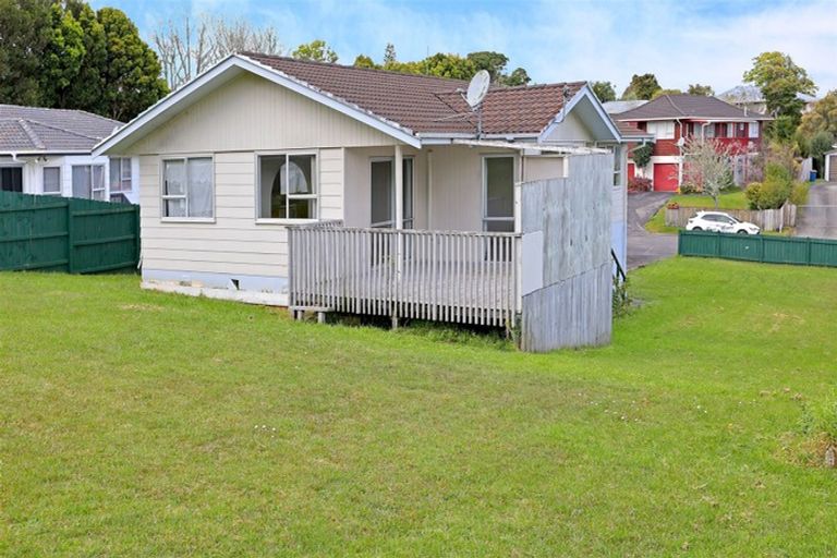 Photo of property in 54 Donovan Avenue, Massey, Auckland, 0614