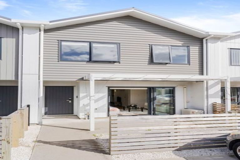 Photo of property in 39a Soaring Bird Drive, Takanini, 2112