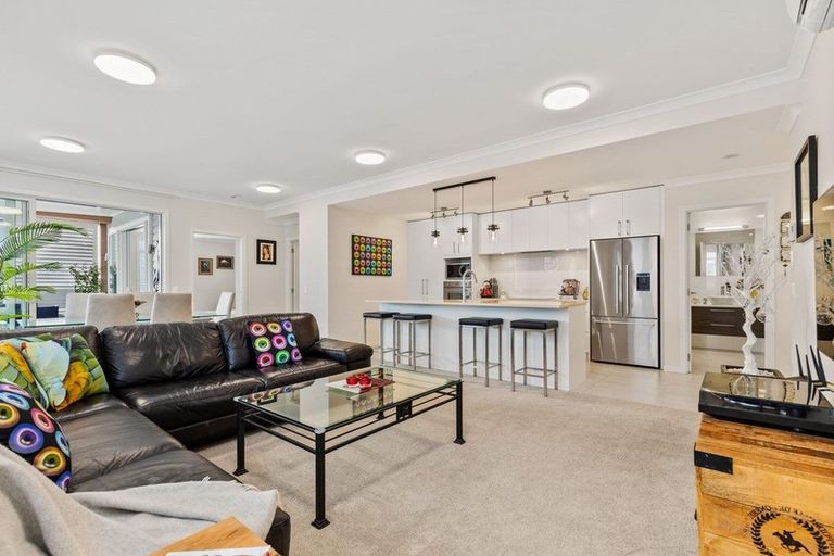 Photo of property in 80 Panorama Heights, Orewa, 0931
