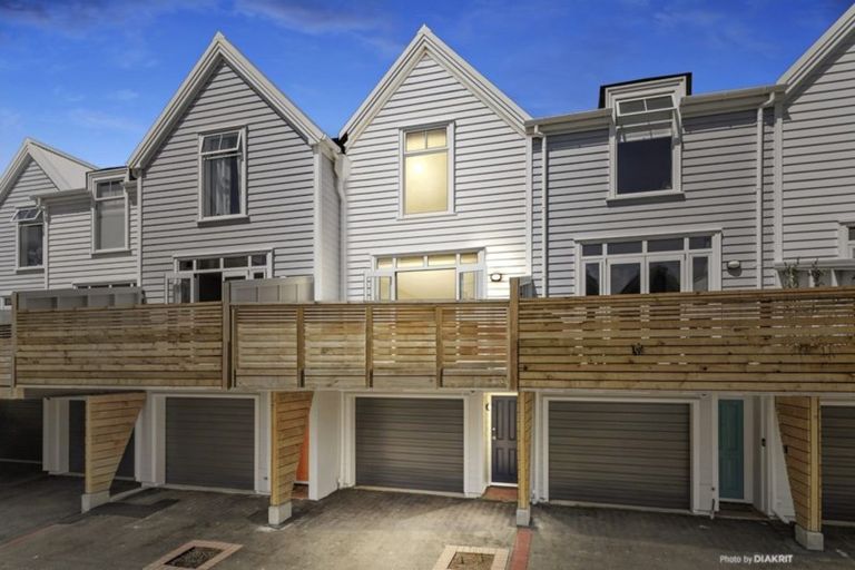 Photo of property in Pirie Street Townhouses, 31/35u Pirie Street, Mount Victoria, Wellington, 6011