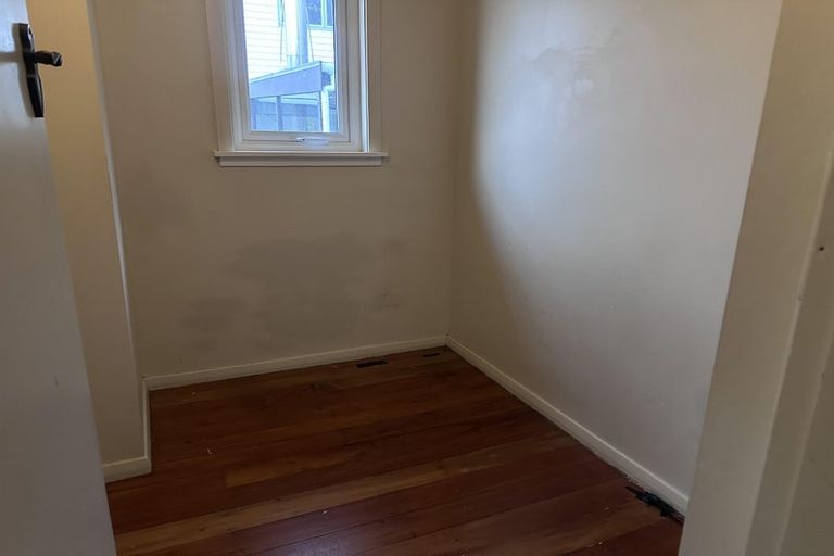 Photo of property in 24 Severn Street, Island Bay, Wellington, 6023