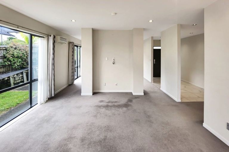 Photo of property in 19 Wye Oak Drive, Schnapper Rock, Auckland, 0632