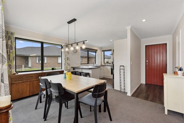 Photo of property in 15 Oolong Court, Huntington, Hamilton, 3210