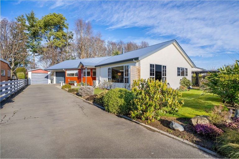 Photo of property in 11 Calder Place, Winton, 9720