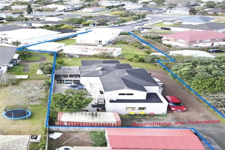 Photo of property in 185a Te Atatu Road, Te Atatu South, Auckland, 0610