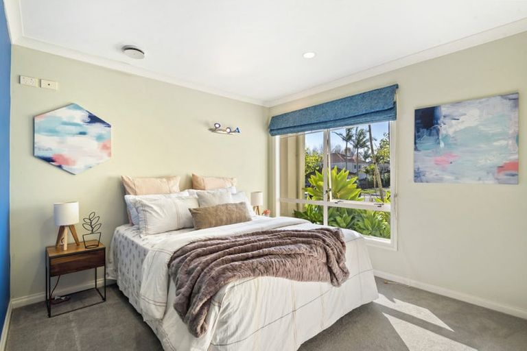 Photo of property in 16 Oakway Drive, Schnapper Rock, Auckland, 0632