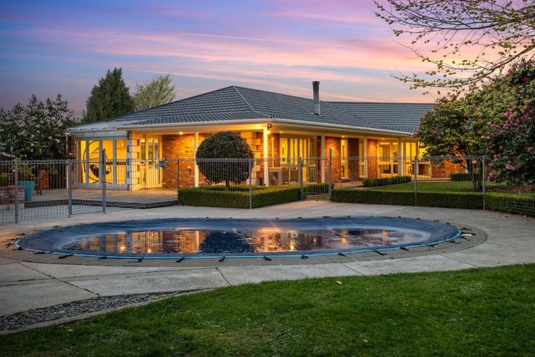 Photo of property in 86 Stanleys Road, Harewood, Christchurch, 8051