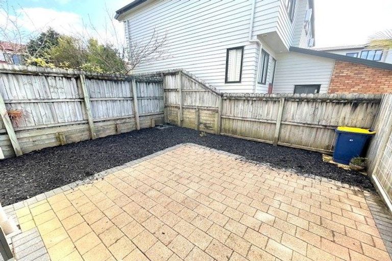 Photo of property in 48/22 Northcross Drive, Oteha, Auckland, 0632