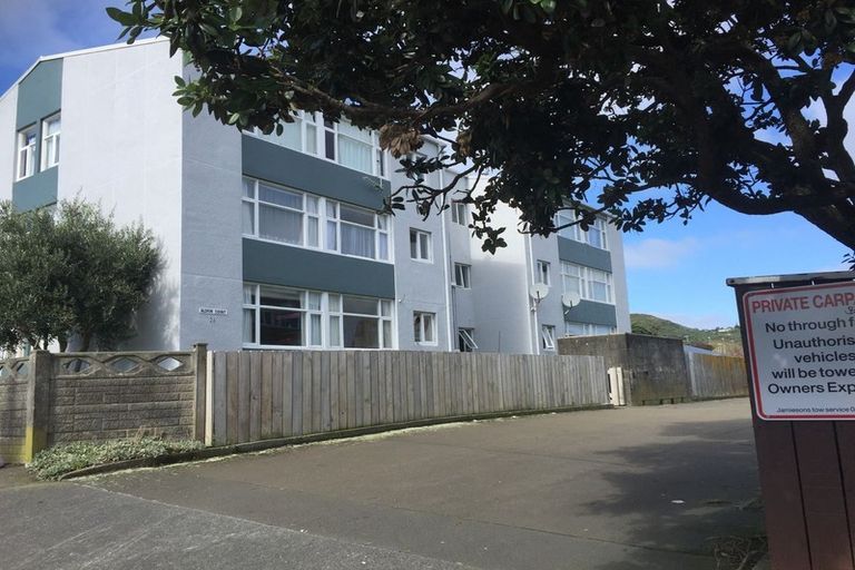 Photo of property in Aldrin Court, 21u1 Te Wharepouri Street, Berhampore, Wellington, 6023