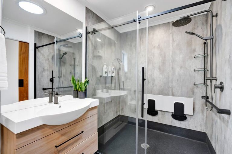 Photo of property in 5 Watene Crescent, Waitara, 4320