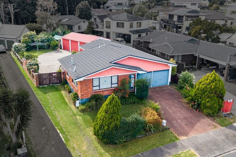 Photo of property in 134 Everglade Drive, Totara Heights, Auckland, 2105