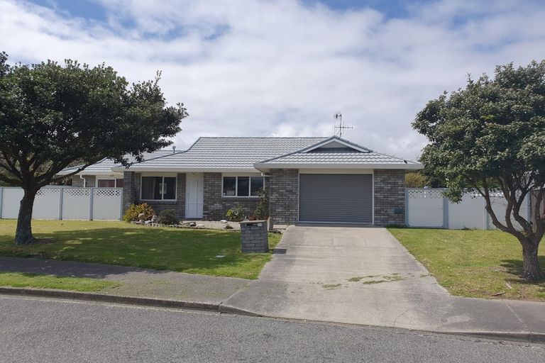Photo of property in 24 Rangiatea Street, Paraparaumu Beach, Paraparaumu, 5032