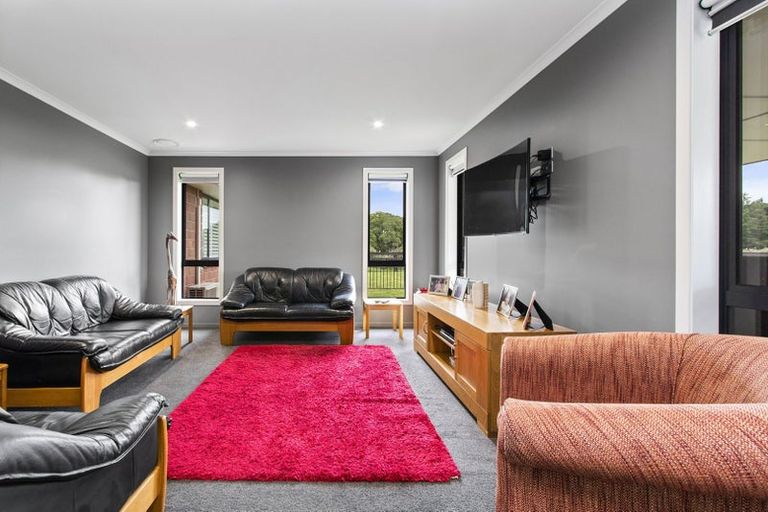 Photo of property in 37 Mike Smith Drive, Cambridge, 3434