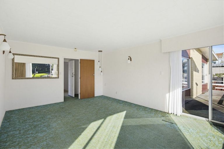 Photo of property in 5 Marine Parade, Paraparaumu Beach, Paraparaumu, 5032