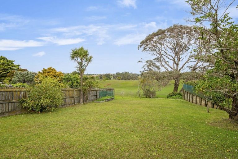 Photo of property in 19 Shakespear Road, Army Bay, Whangaparaoa, 0930