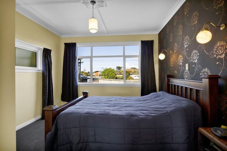 Photo of property in 330 South Road, Hawera, 4610